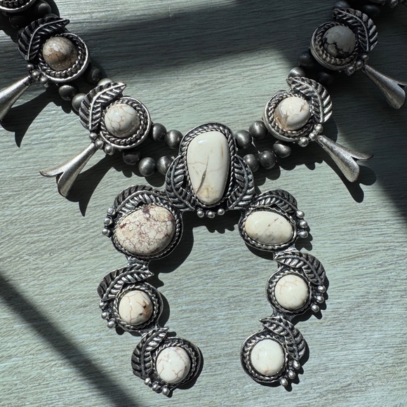 White Howlite Squash Blossom Necklace in Southwestern Navajo Style - Picture 2 of 8